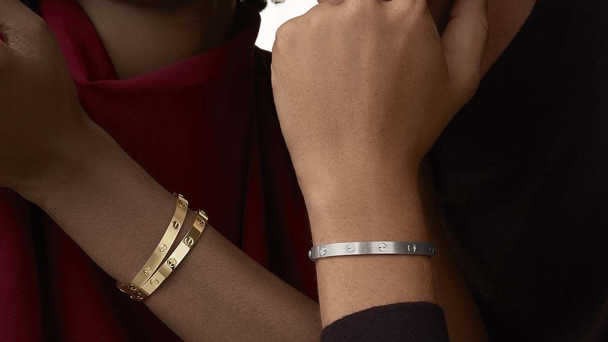 Featured image for cartier love bracelet one diamond
